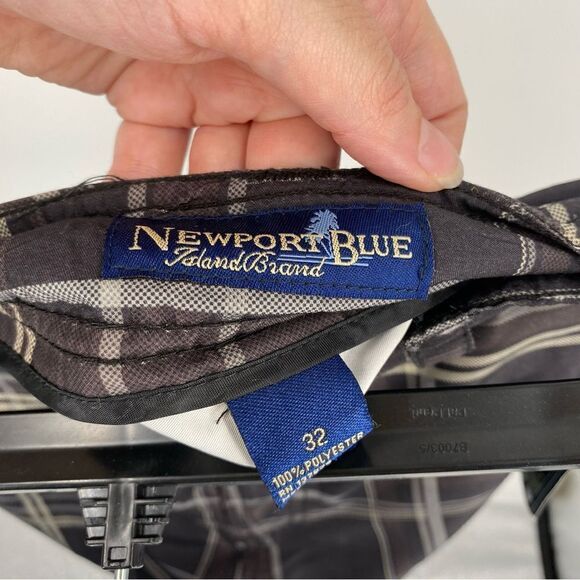 Newport Blue Men’s Plaid Hybrid Shorts size 32 - Picture 3 of 3
